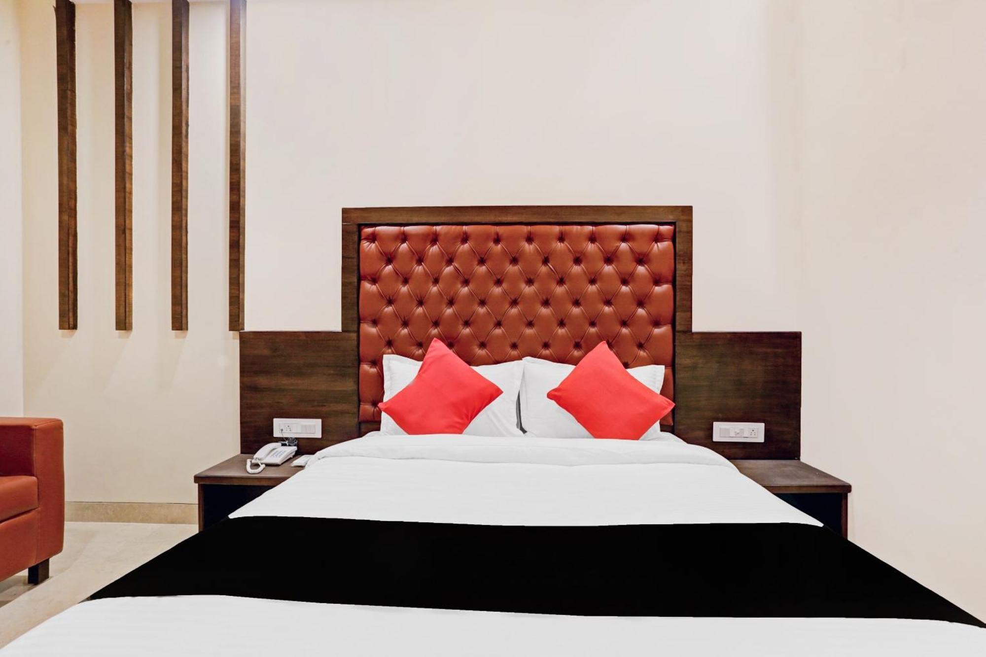 Capital O 80951 Hotel New Radsson Suite Bombaim Exterior foto