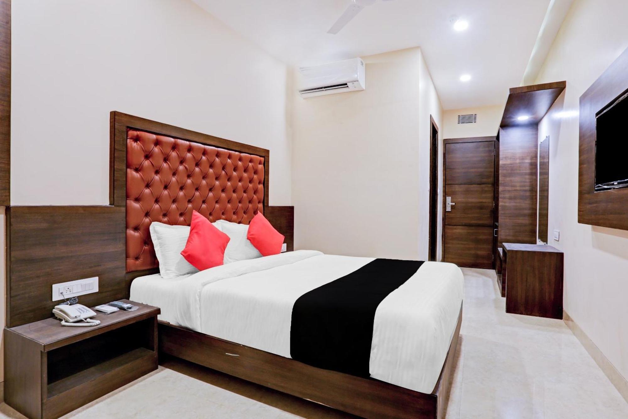 Capital O 80951 Hotel New Radsson Suite Bombaim Exterior foto