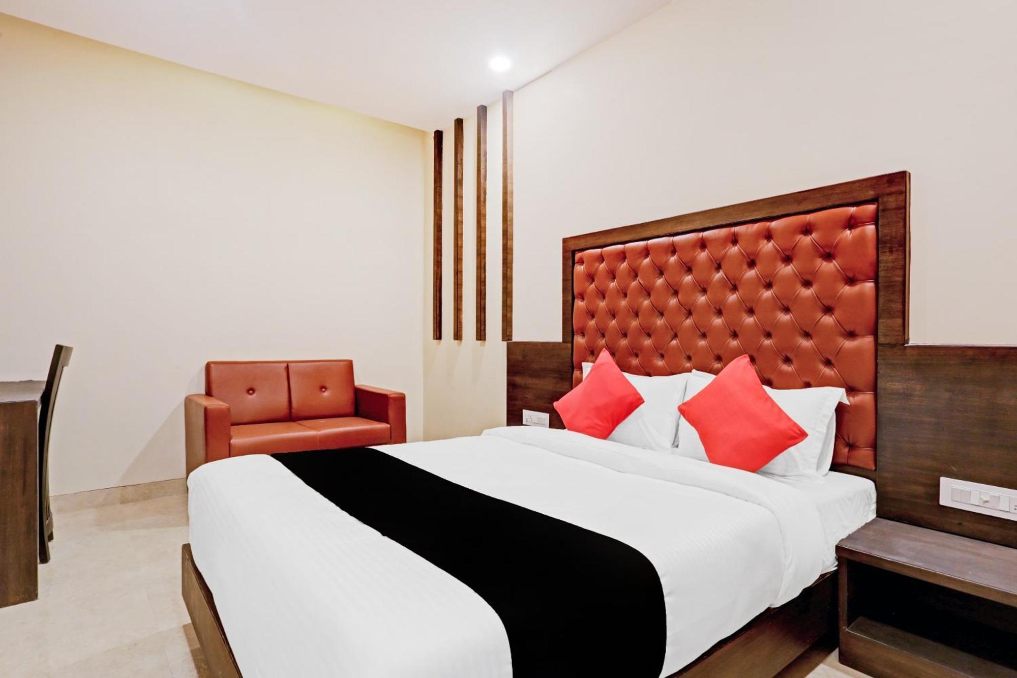 Capital O 80951 Hotel New Radsson Suite Bombaim Exterior foto