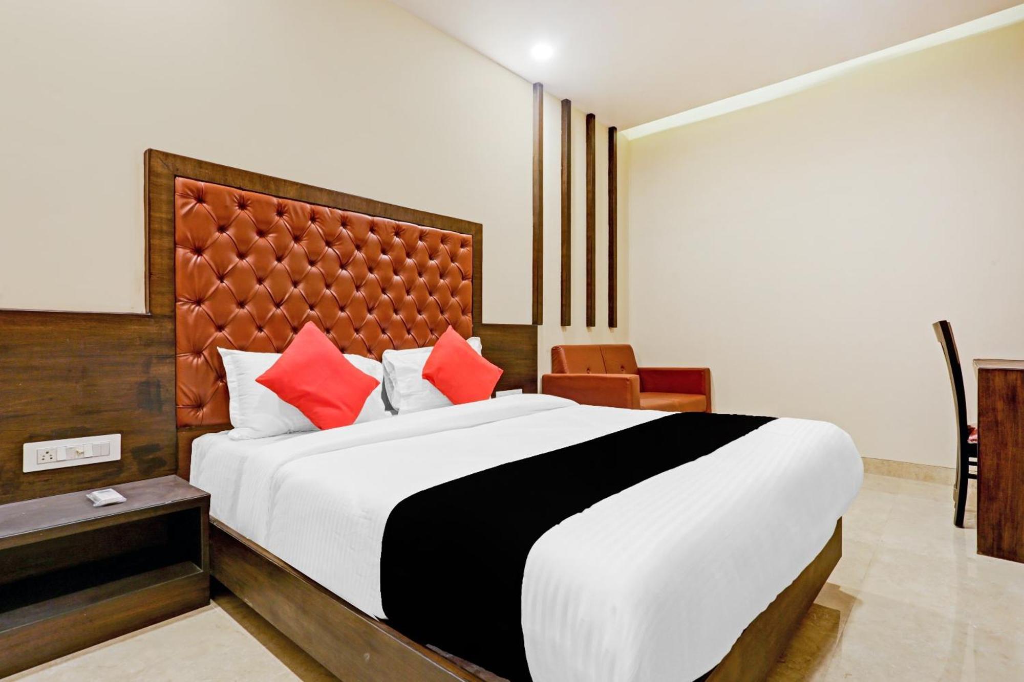 Capital O 80951 Hotel New Radsson Suite Bombaim Exterior foto