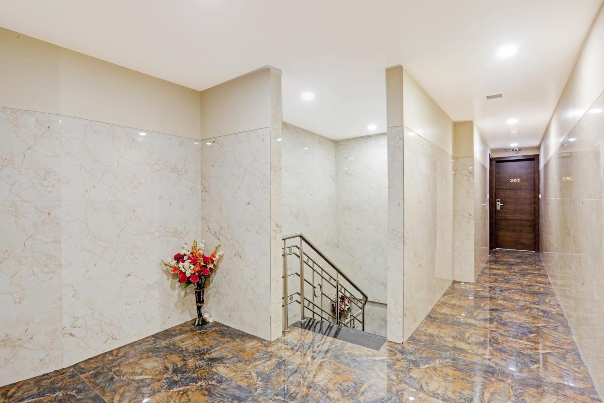 Capital O 80951 Hotel New Radsson Suite Bombaim Exterior foto