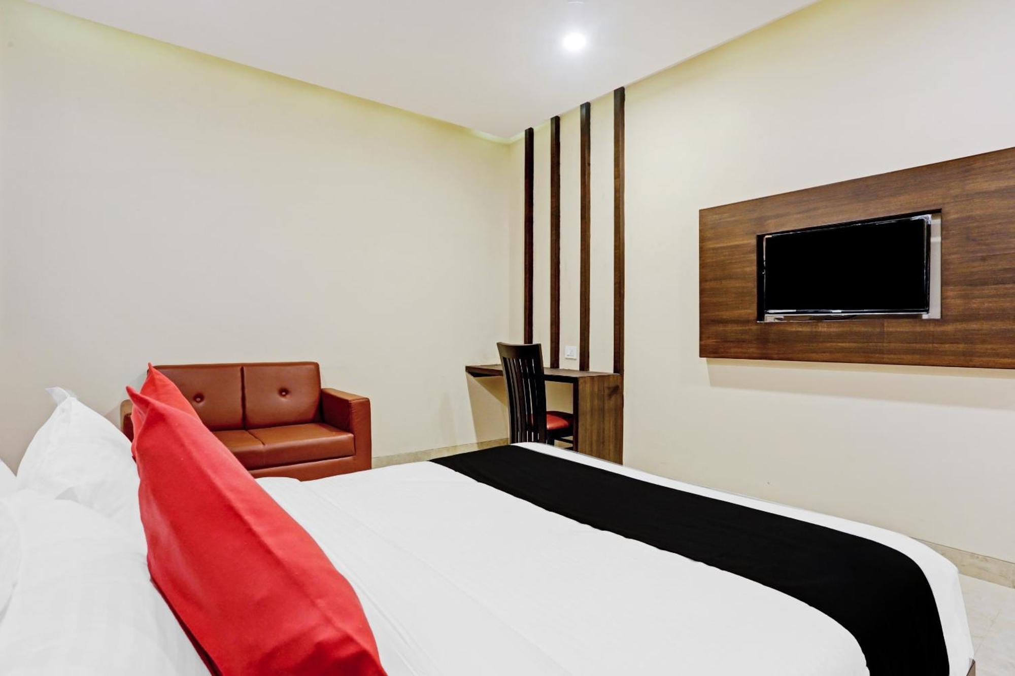 Capital O 80951 Hotel New Radsson Suite Bombaim Exterior foto