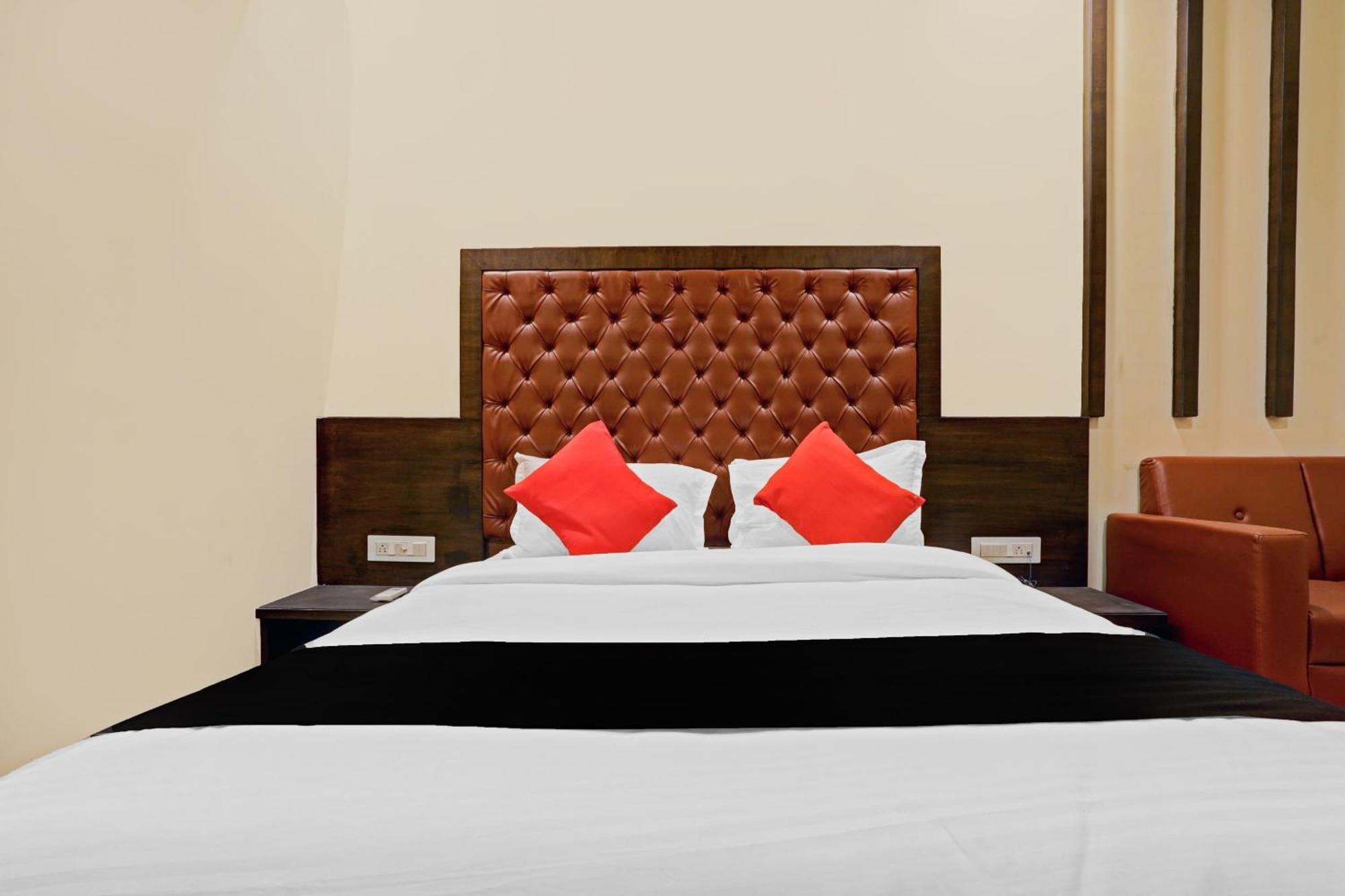 Capital O 80951 Hotel New Radsson Suite Bombaim Exterior foto